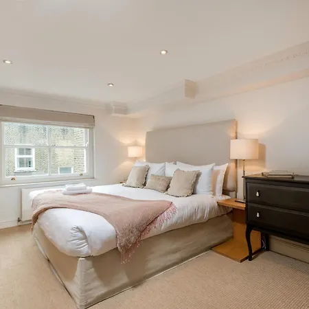 Spacious, Calm One Bedroom